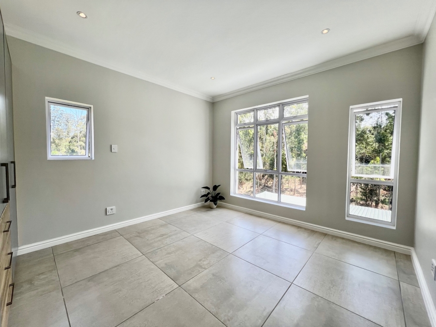 5 Bedroom Property for Sale in Heather Park Western Cape